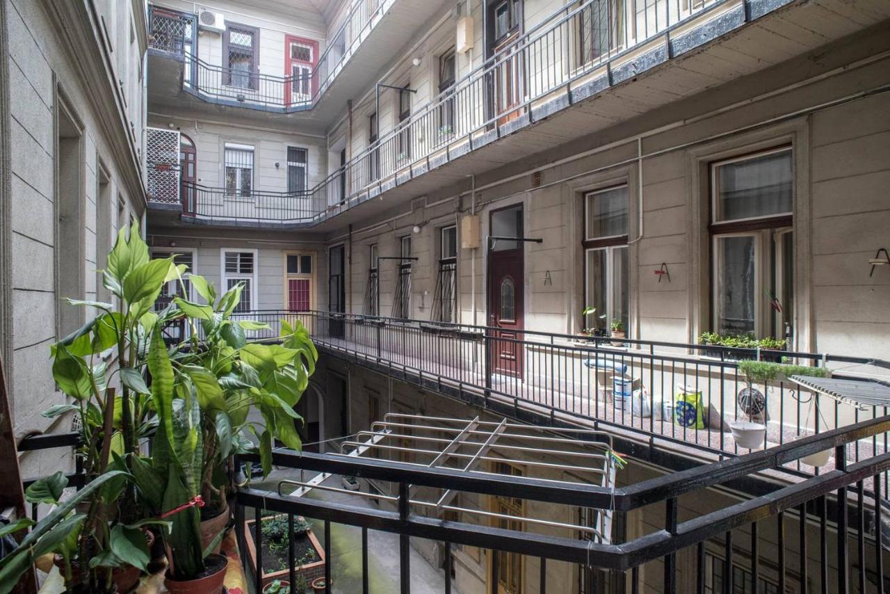 Comfy, Renewed 3 Bedroom Apt In Center Budapest Eksteriør bilde